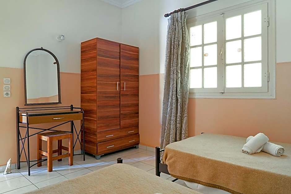 Sandy Maria studio 501