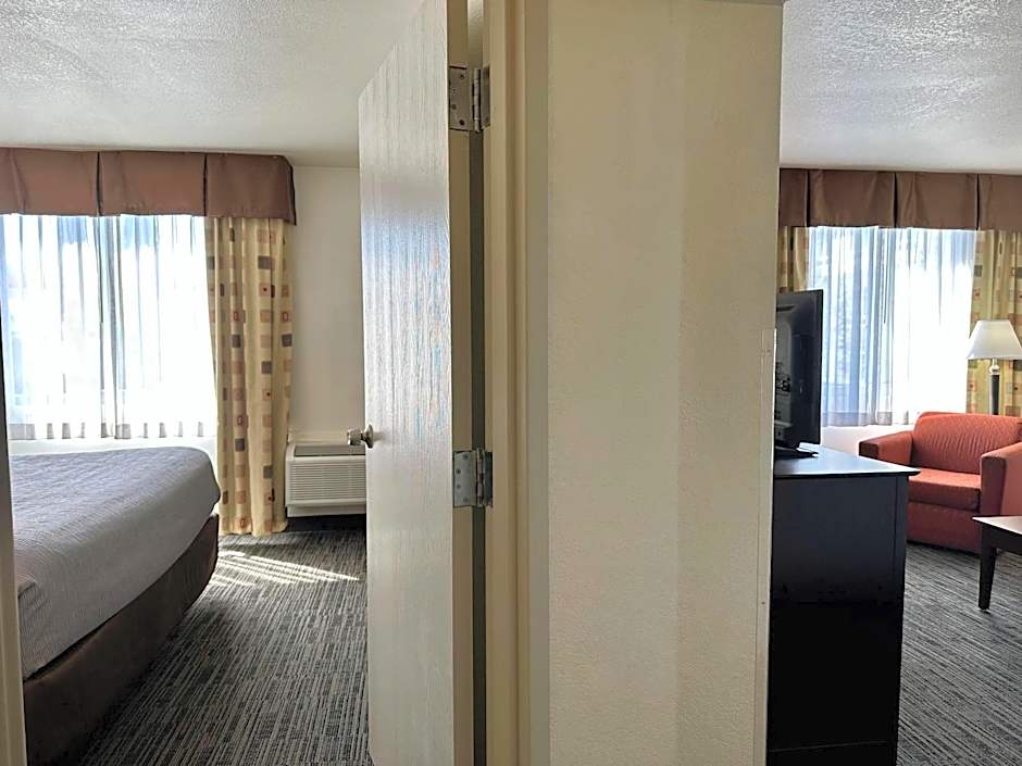 Quality Inn & Suites Everett