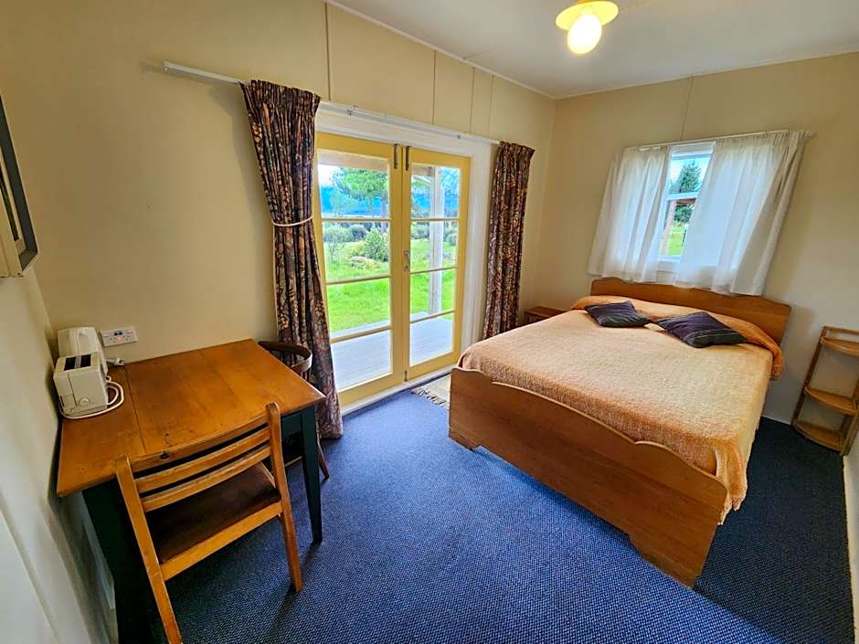 Manapouri Holiday Park