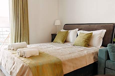 Best House, Nirvana II, Patra