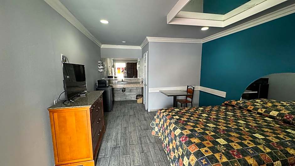 Hiland Motel