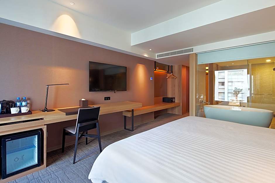 CHECK inn SELECT Taipei NeiHu