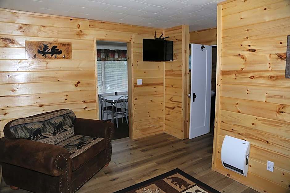 Rowe's Adirondack Cabins of Schroon Lake