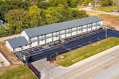 Extended Stay Gun Barrel City