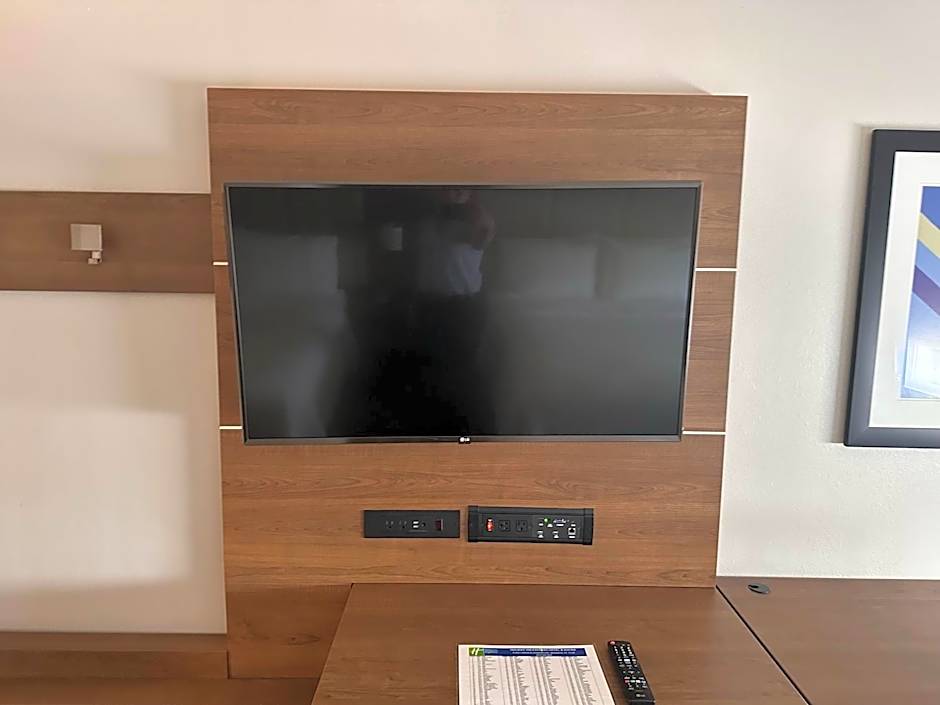 Holiday Inn Express Hotel and Suites Mesquite By IHG