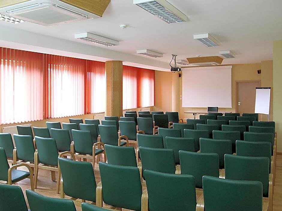 HOTEL ŁABĘDY i Hostel Łabędy