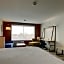 Holiday Inn Express & Suites Galesburg by IHG