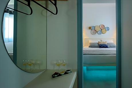 Two-Bedroom Suite with Heated Plunge Pool and Caldera View - Split Level