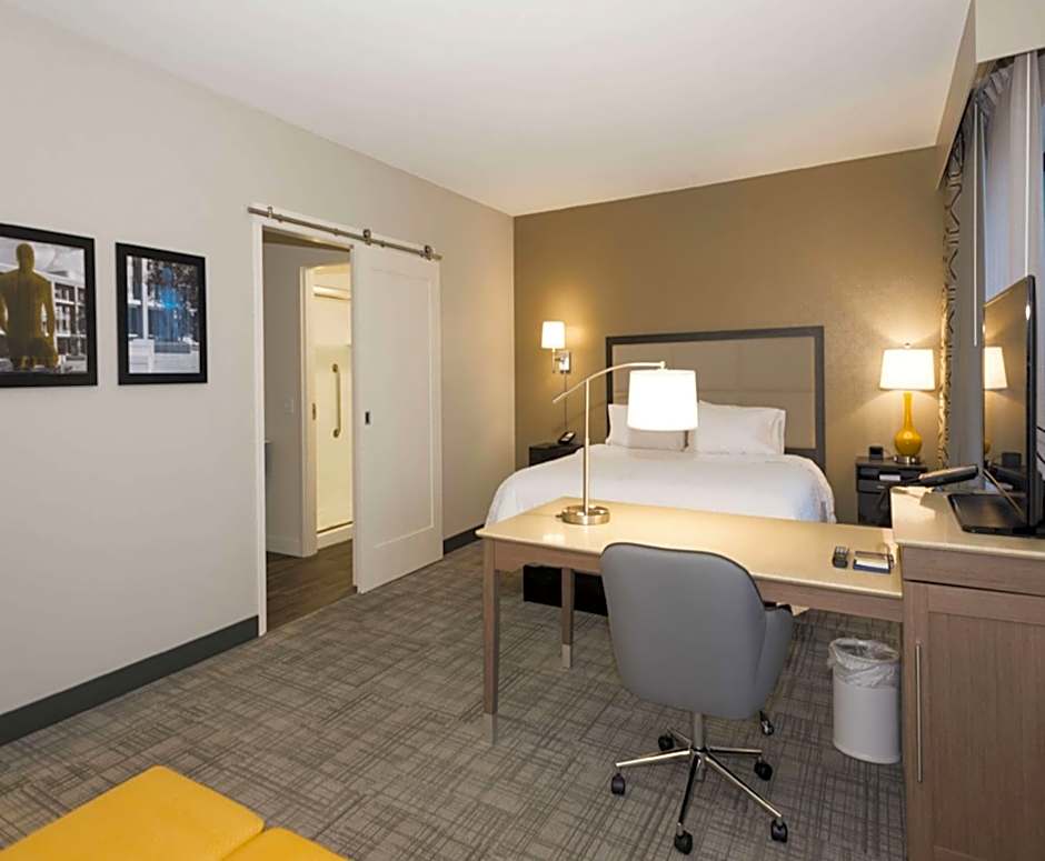 Hampton Inn By Hilton and Suites Minneapolis University Area, MN
