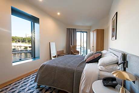 Corner Suite with Sea View