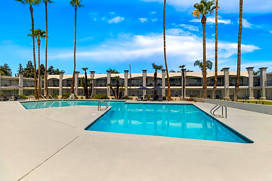 The Hourglass Hotel, Ascend Hotel Collection