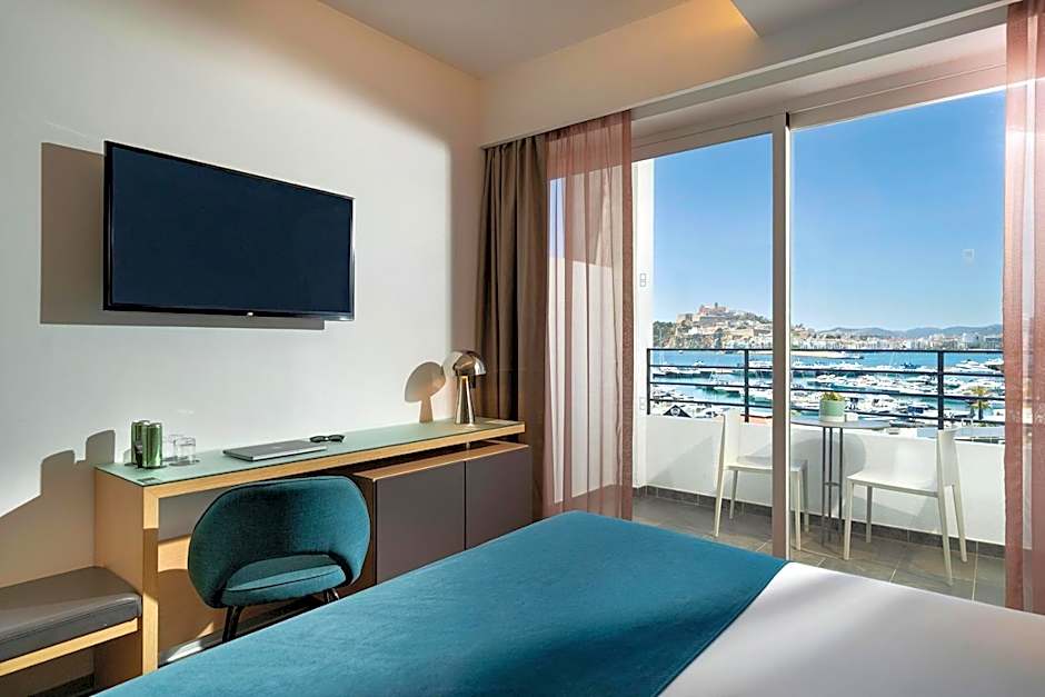 Photo 1 of 6 of Deluxe, Sea View
