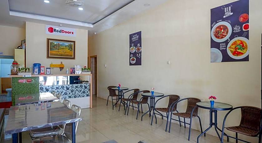 RedDoorz Plus @ Losari Makassar