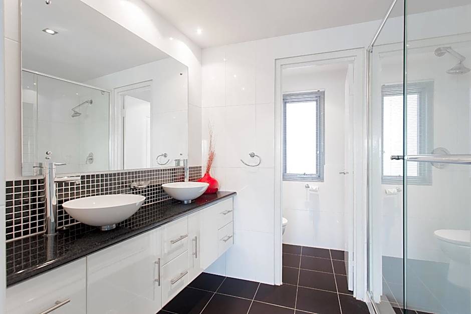 Spinnakers by Rockingham Apartments