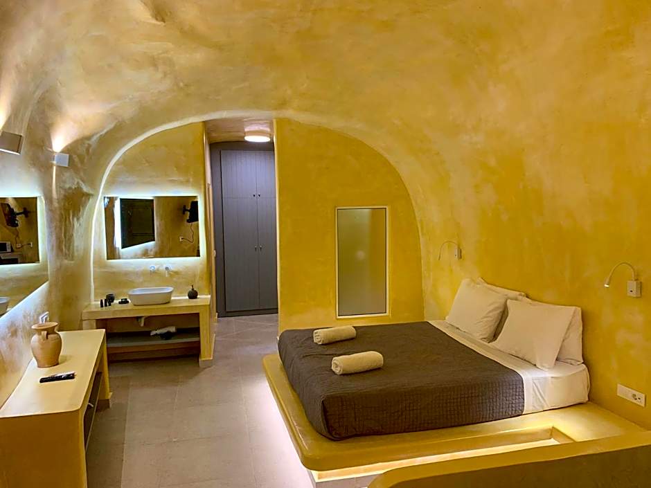 M Residence Santorini Conelia Cave