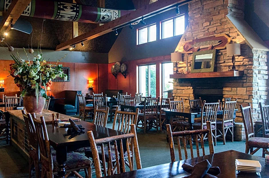 Holiday Inn Hotel Pewaukee-Milwaukee West By IHG