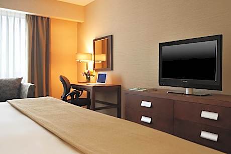 1 King Bed Executive Non-Smoking