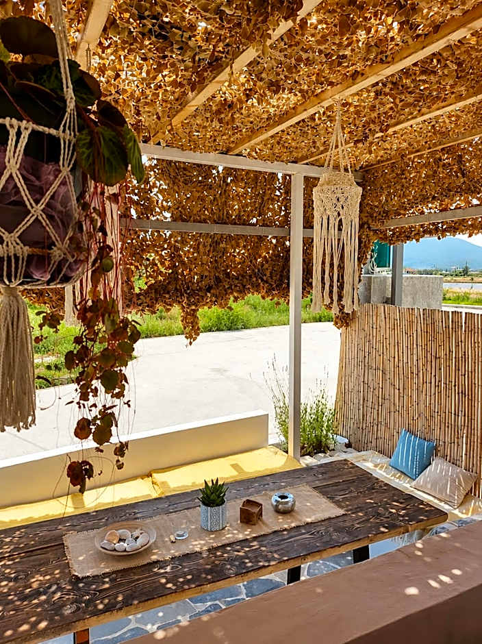 Votsalon Beach House - 30 meters from Alykes Beach