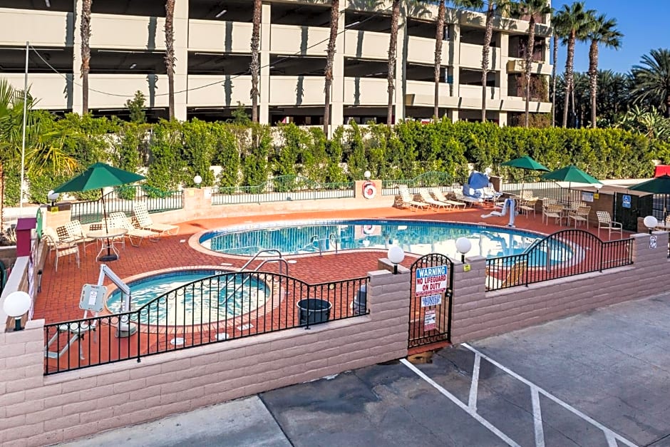 Kings Inn Anaheim at The Park & Convention Center