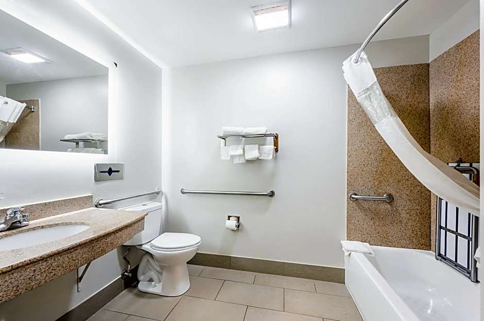 Red Roof PLUS+ & Suites Birmingham - Bessemer