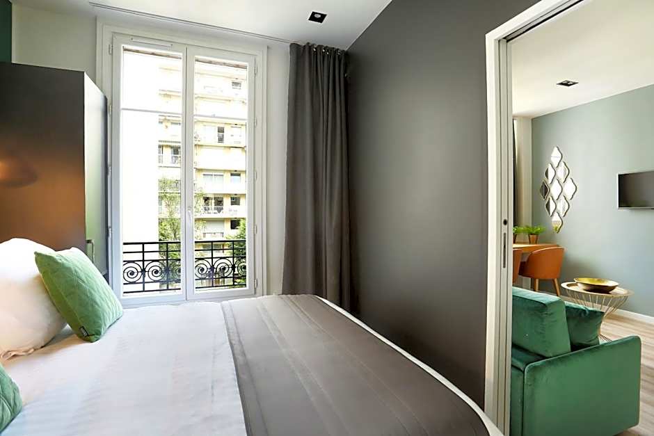 YAYS Paris Zola by Numa