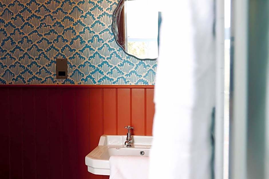 The London & Paris Hotel