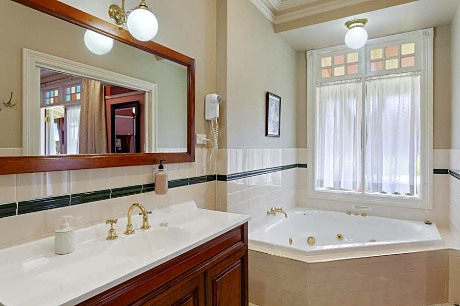 Bethany Manor Bed & Breakfast