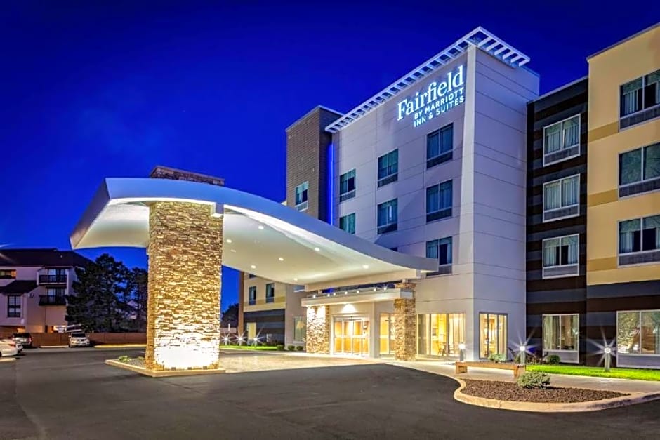 Fairfield Inn & Suites by Marriott Port Clinton Waterfront