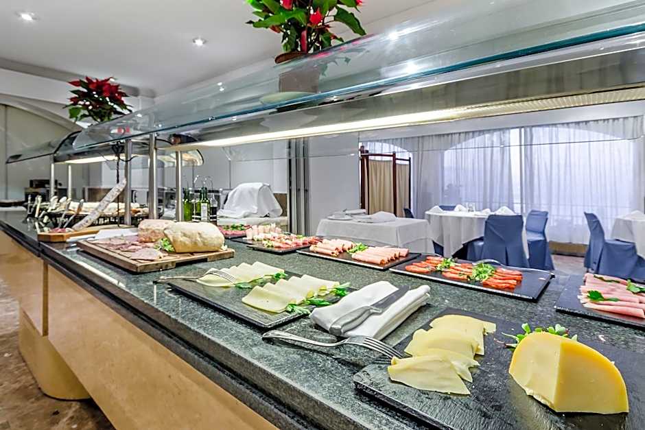 Gran Sol Hotel