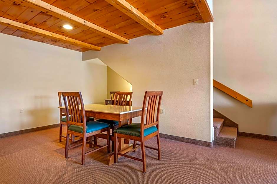 Mountain Edge Suites at Sunapee, an Ascend Collection Hotel