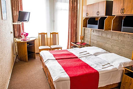 Economy Quadruple Room