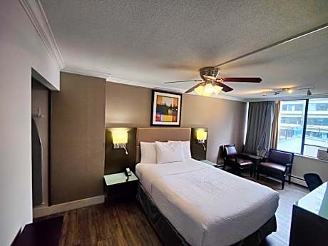 Queen Room