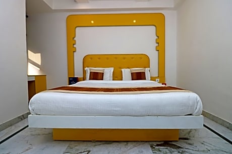 OYO 9821 Gali Hari Mandir