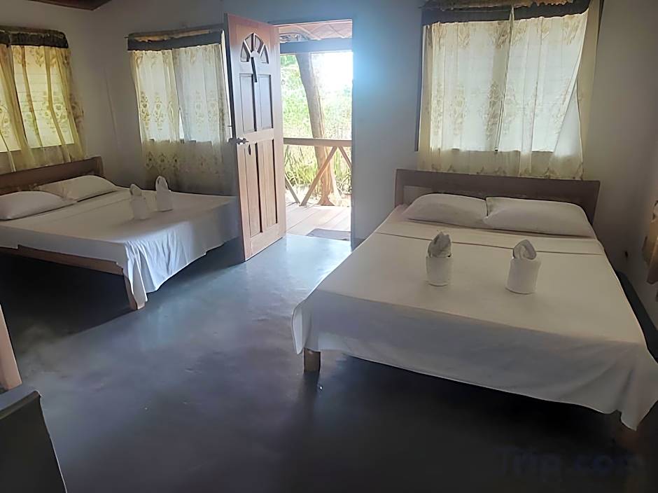 Toris Backpackers Paradise