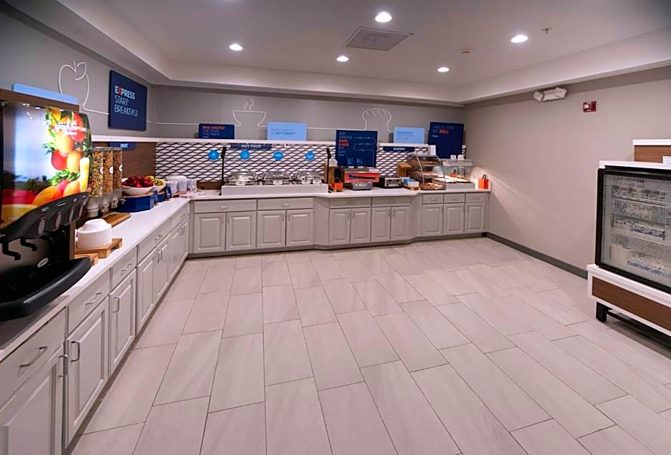 Holiday Inn Express Suites Little Rock West By IHG