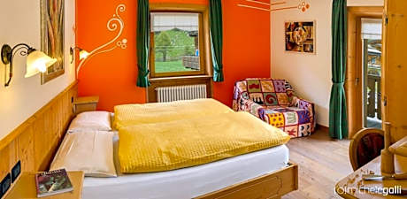 One-Bedroom Apartment with Balcony