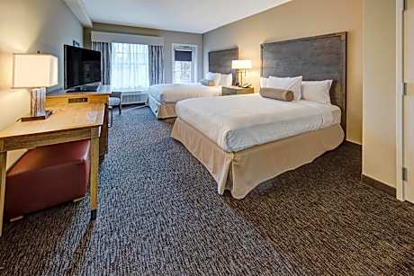 Queen Room with Two Queen Beds, Balcony and River View