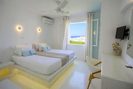 Grand Three Room Suite Partial Sea View [First Floor]