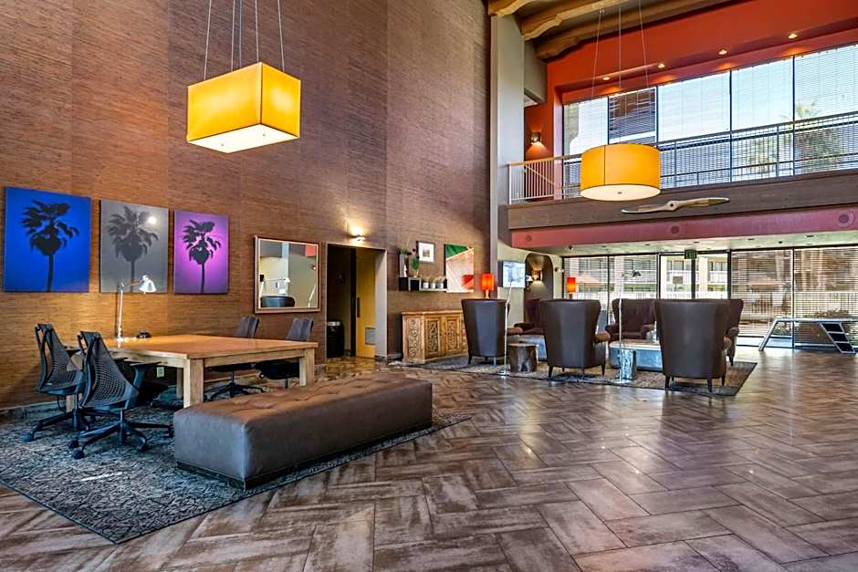 Best Western Plus Scottsdale Thunderbird Suites