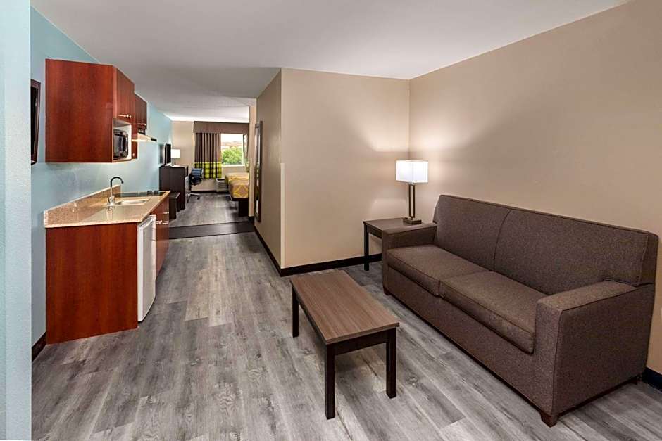 Super 8 by Wyndham Lubbock West