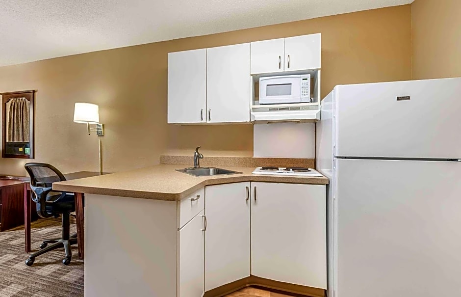 Extended Stay America Suites - Minneapolis - Maple Grove