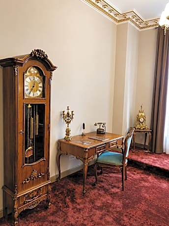 Grand Apartment