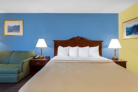 1 King Bed Mobility Accessible Room Non-Smoking