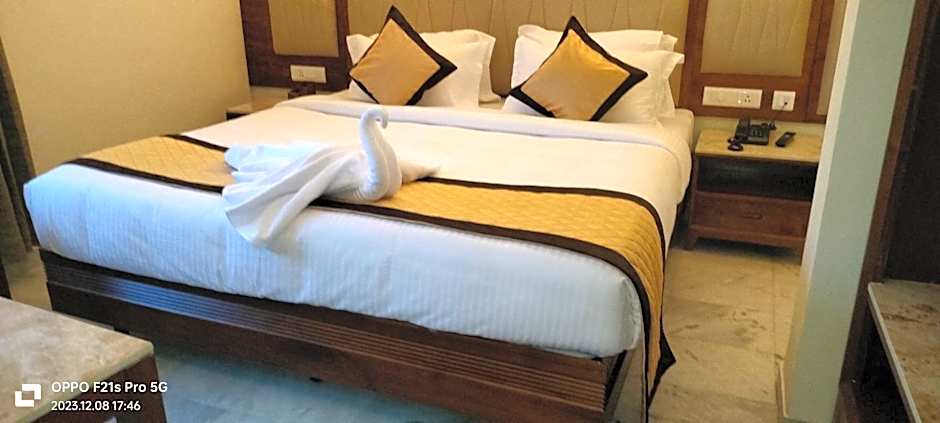 Hotel Saratharajans
