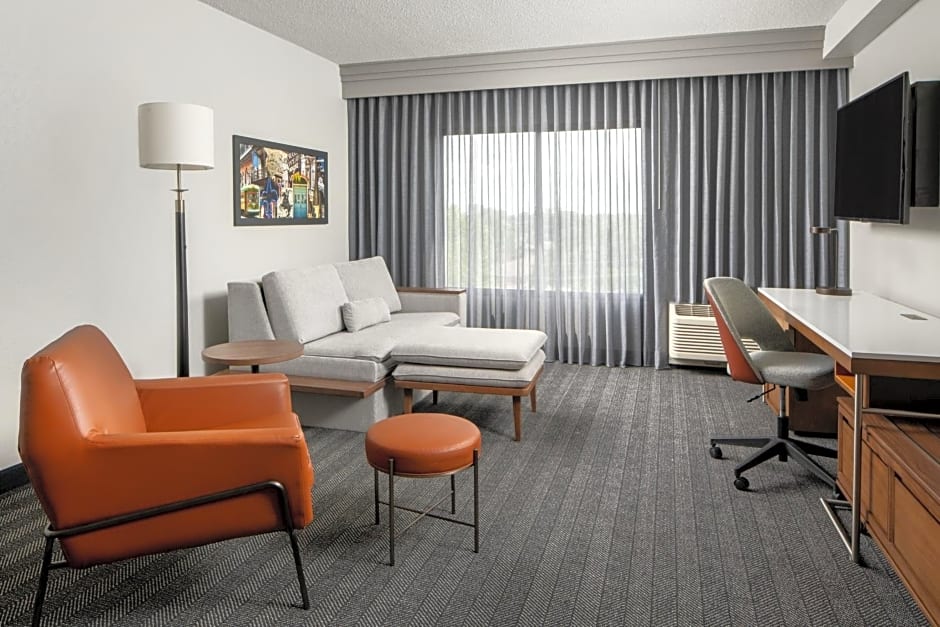 Courtyard by Marriott New Orleans Metairie