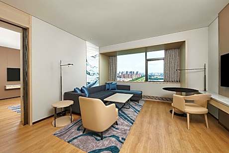Premier Suite, Suite, 1 King, City view