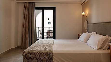 TRIPLE SUPERIOR ROOM
