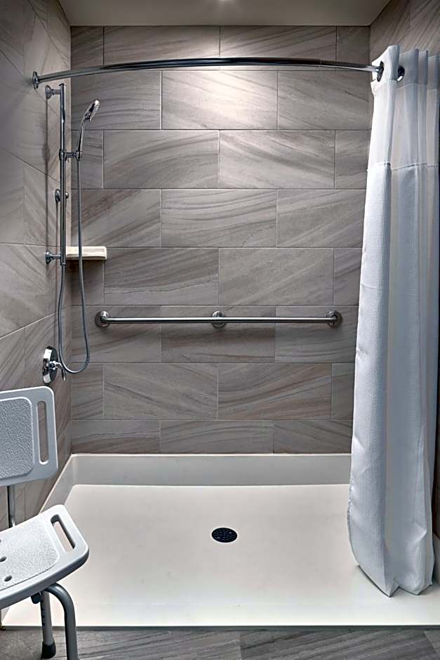 Fairfield Inn & Suites by Marriott Airdrie