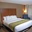 Comfort Inn & Suites Erie - Splash Lagoon Indoor Waterpark