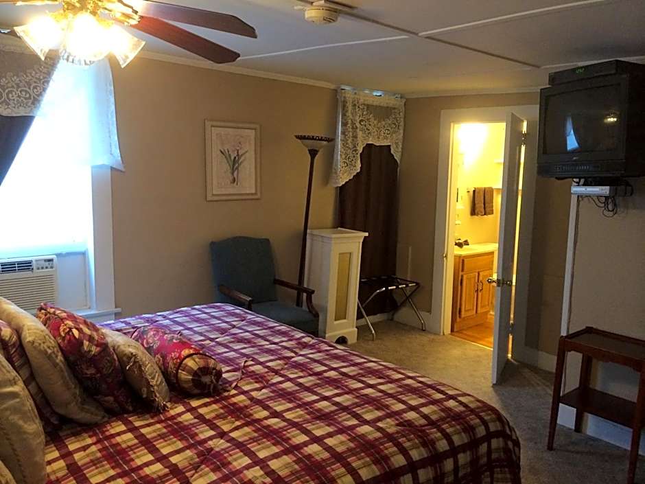 Photo 1 of 4 of Standard 1 King Bed